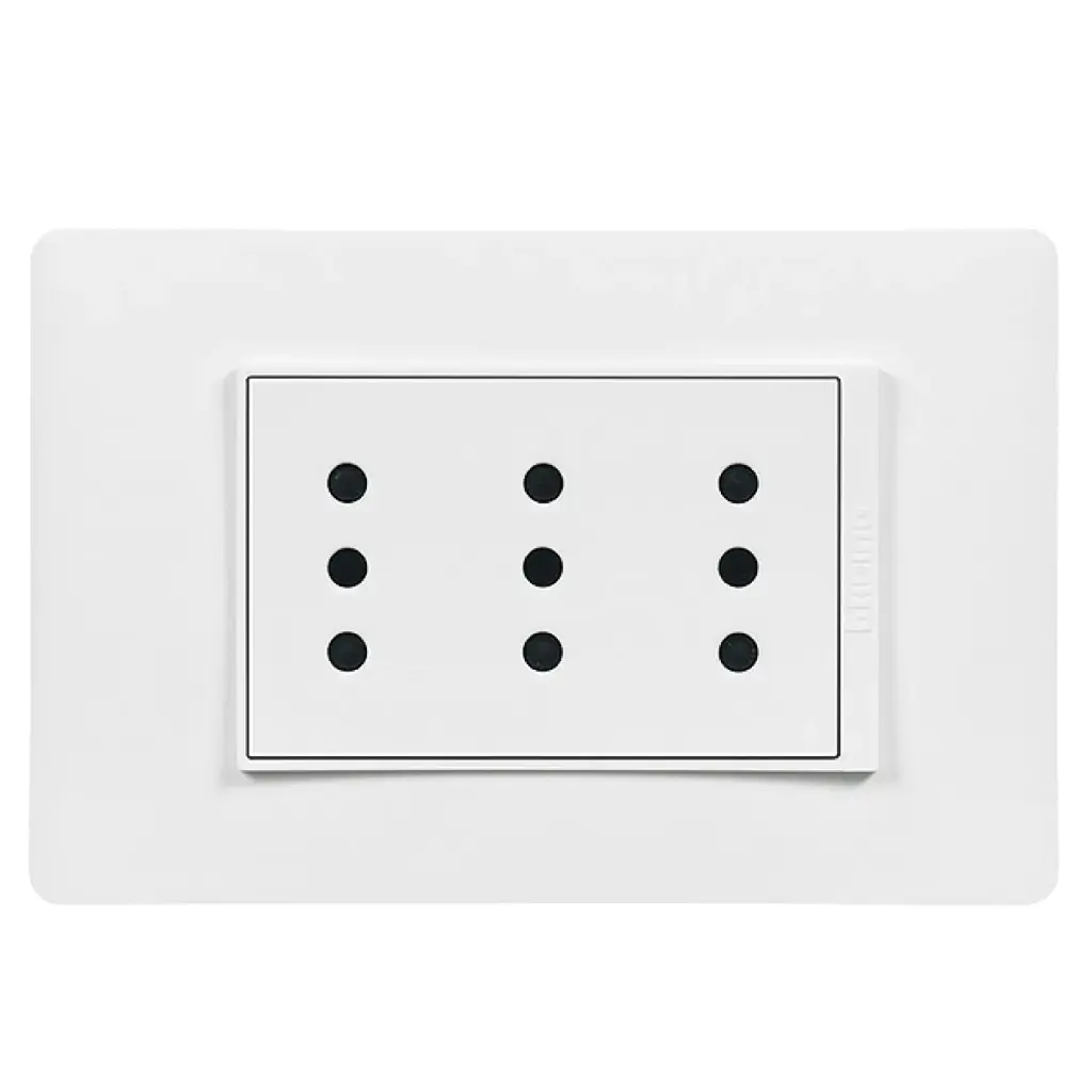 Enchufe hembra triple domiciliario 250V 10A blanco armada Luzica Bticino