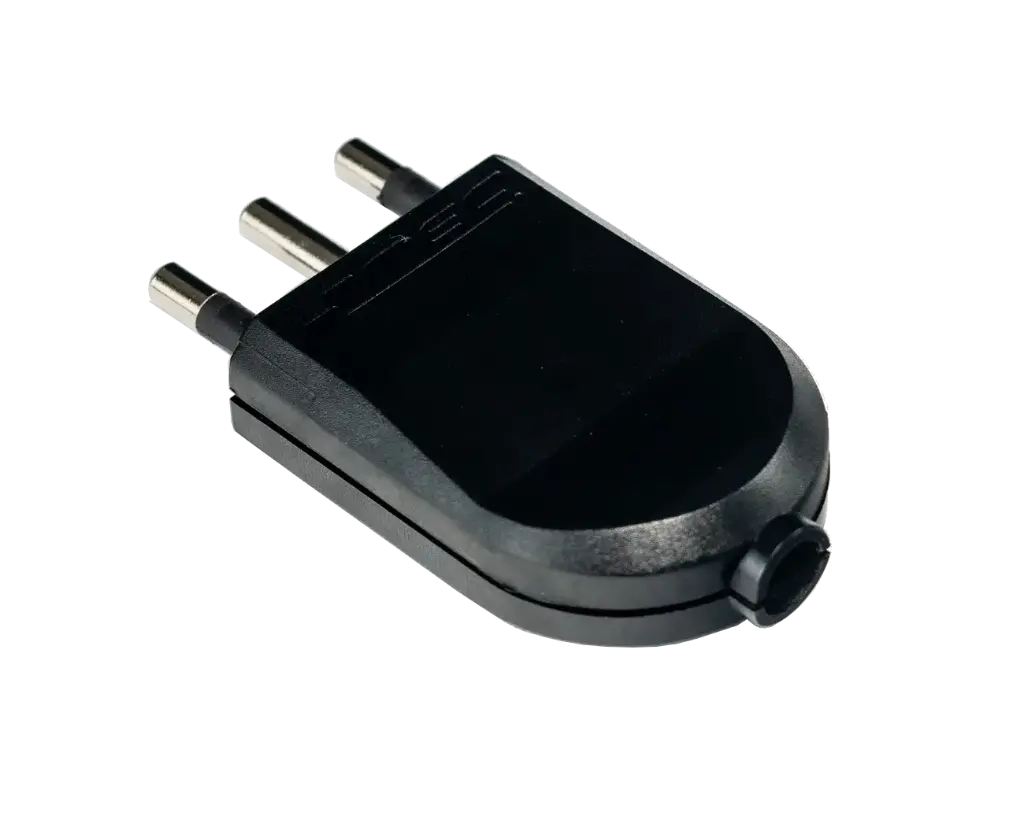 Enchufe macho plano salida recta con tierra 250V/10A 2P+T negro 0300MV0235 MEC