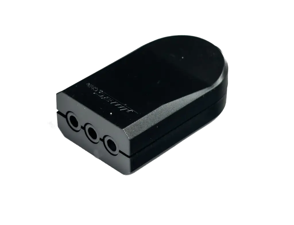 Enchufe Hembra Volante 10A 2P+T negro 0400HV0324 MEC